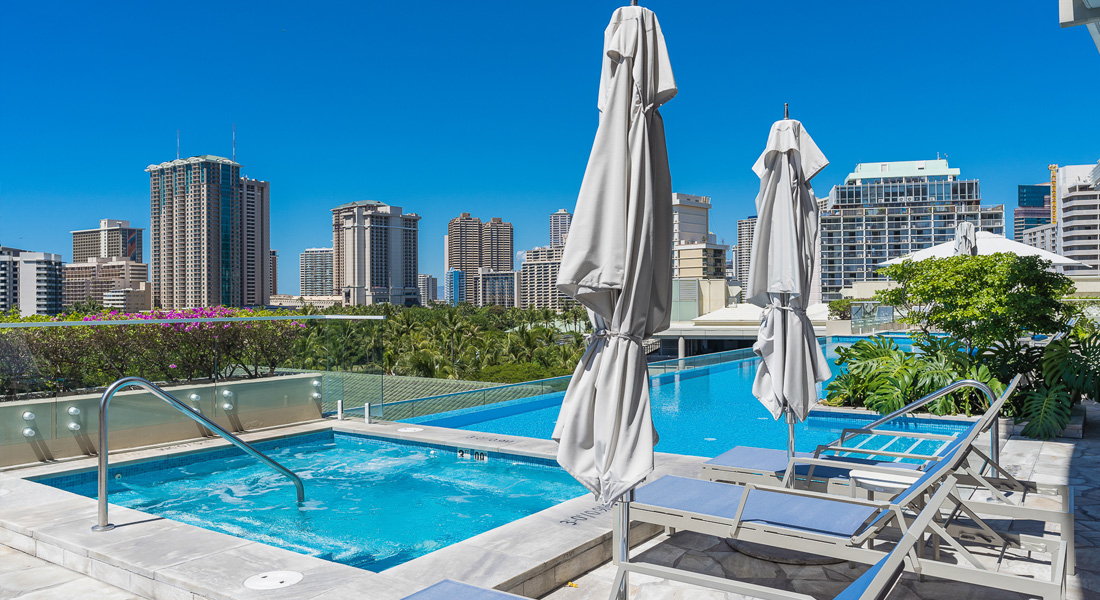 ritz_carlton_residences_waikiki_beach