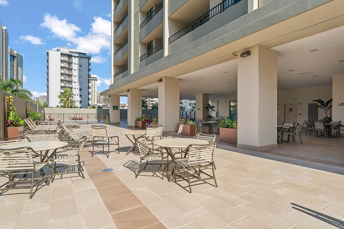 ロイヤルクヒオ #3007号室が売りに出ました！